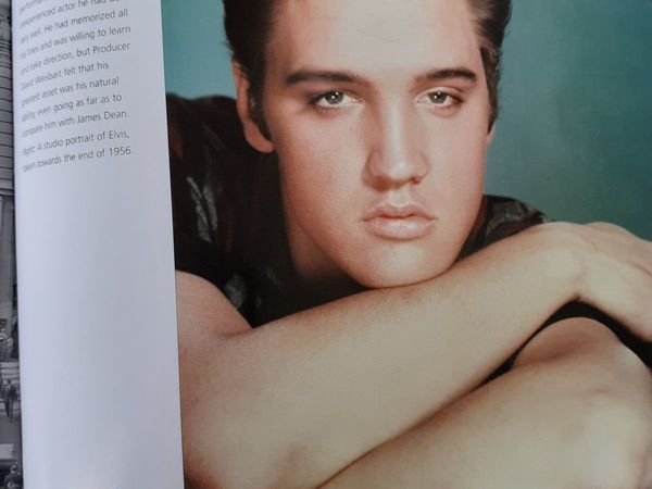 Images of Elvis.200 pictures.Never sen bedore.
