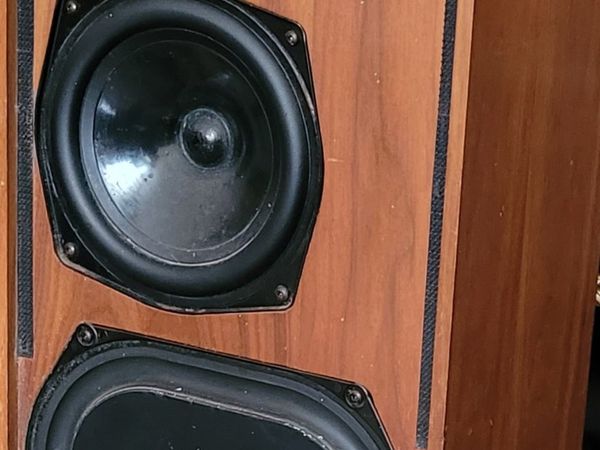 KEF model 104ab reference series