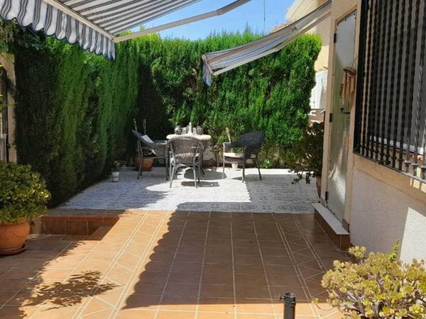 Lovely 3 bedroom villa to rent Torrevieja