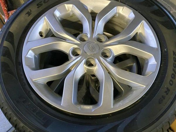 Tyres Pirelli with free alloys 19" as new