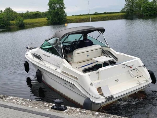 Sea Ray 220 Speedboat with Trailer