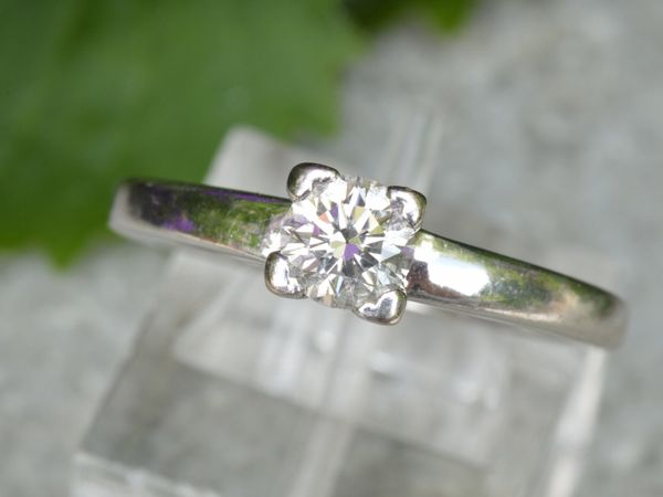 Vintage 1940/50s 0.5ct Diamond Solitaire Ring 18ct