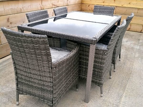 RATTAN SEATING SET, 6 CHAIRS..FREE DELIVERY