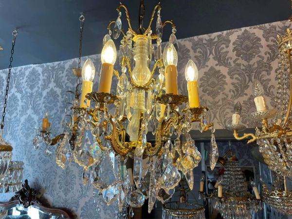 Fantastic 6 arm crystal chandelier