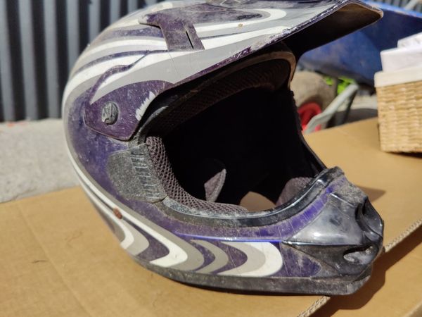 Motorbike / quad bike helmet