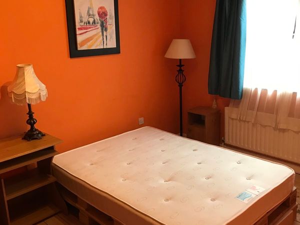 Room For Rent In Castlebar (€120 Per Week)
