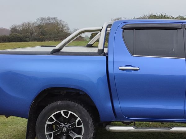 Toyota Hilux Mountain Top roll bar
