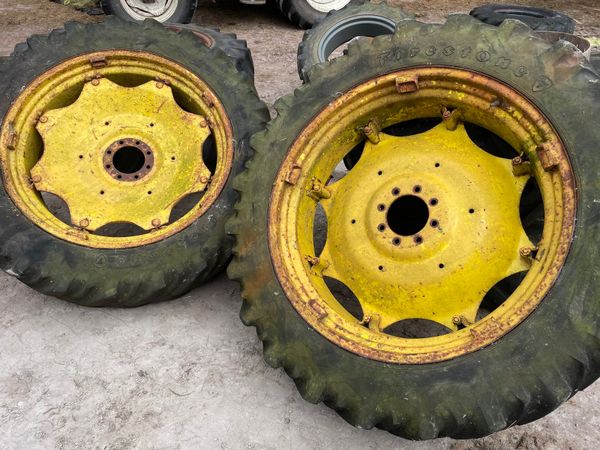 John Deere 13.6-38 rims and tyres