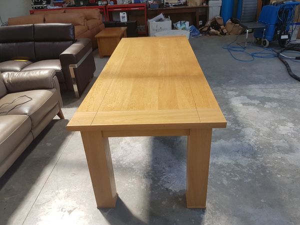 Solid oak extended table brand new