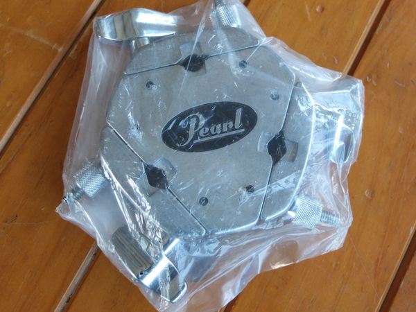 Pearl  ADP-30  3-Hole Adapter.