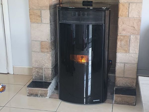 Woodpellet/   boiler stove Ungaro 24 kw