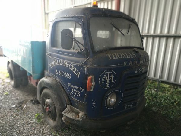 Vintage Truck, horse lorry, land rover compressor