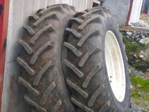 18.4 38 Rims and Tyres for New Holland Ts115