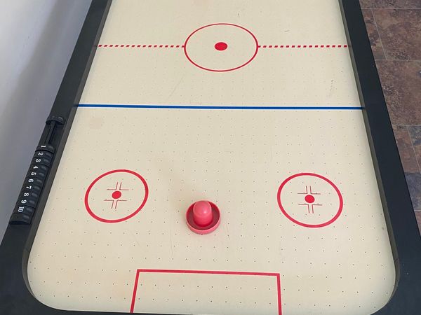 Flippable air hockey and pool table