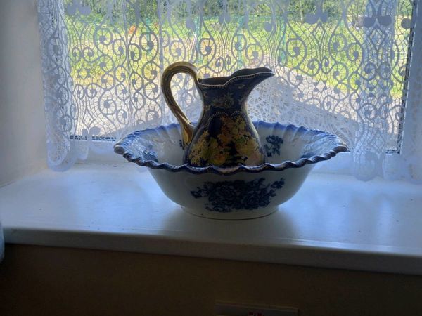 🥰Large Antique decorative jug and bowel🥰