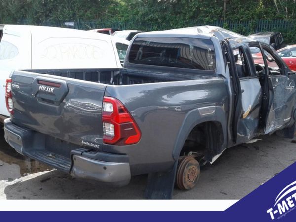 Toyota Hilux, 2021 BREAKING FOR PARTS