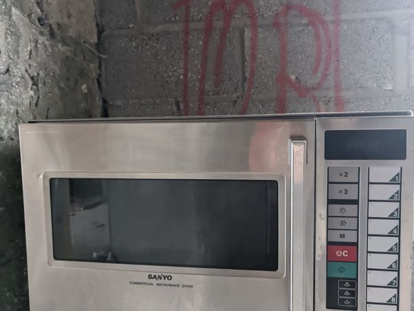 Sanyo industrial microwave oven