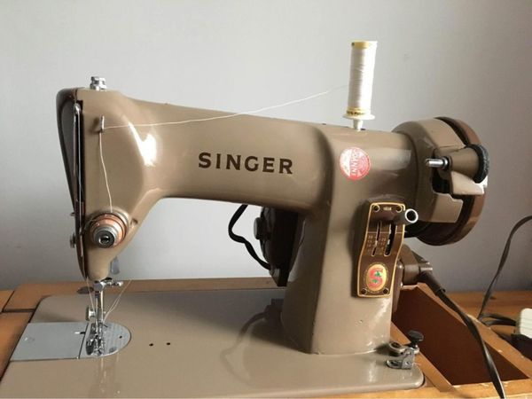 Singer 185K Sewing Machine with Foot Pedal
