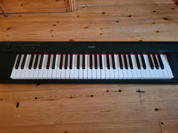 Yamaha Piaggero NP-12 Digital Keyboard