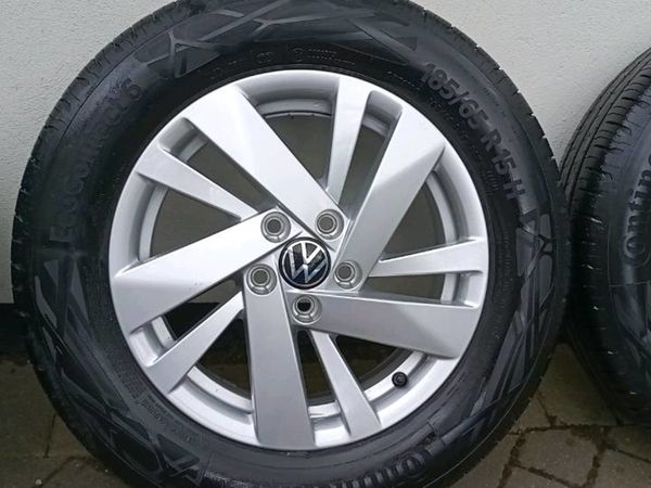 OFF A 22 POLO 185/65/R15 BRAND NEW
