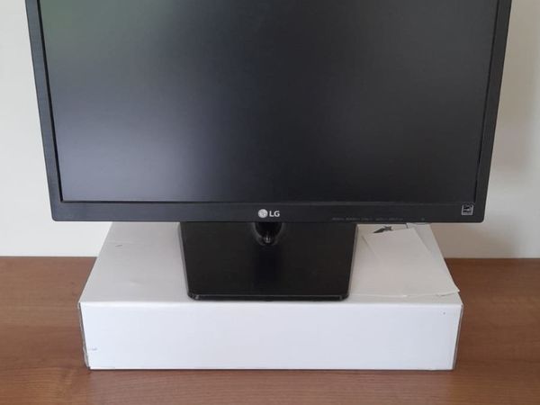 21.5" LG Monitor