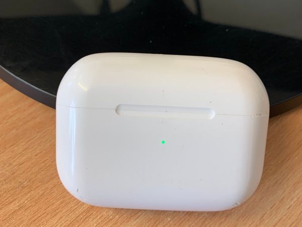 Apple airpod pro charging Case