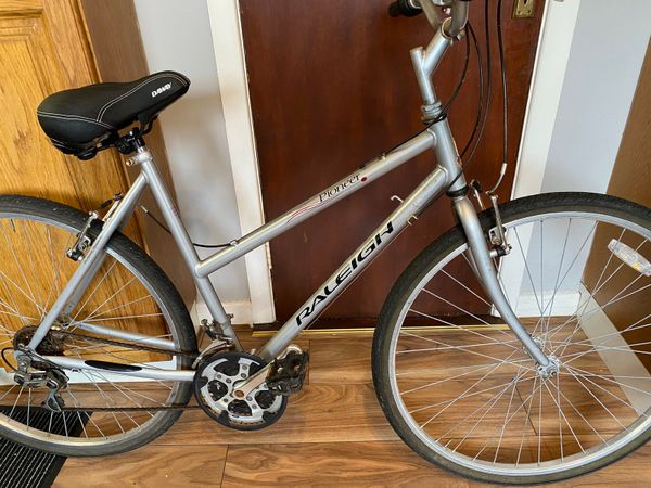 Lady’s Raleigh pioneer15 speed & childs bike
