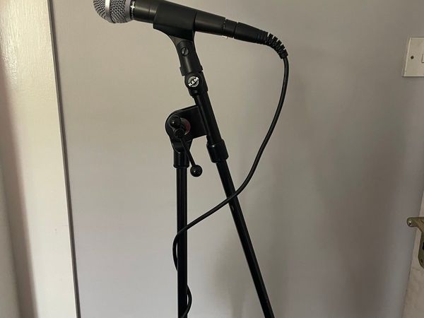 K & M Microphone stand set