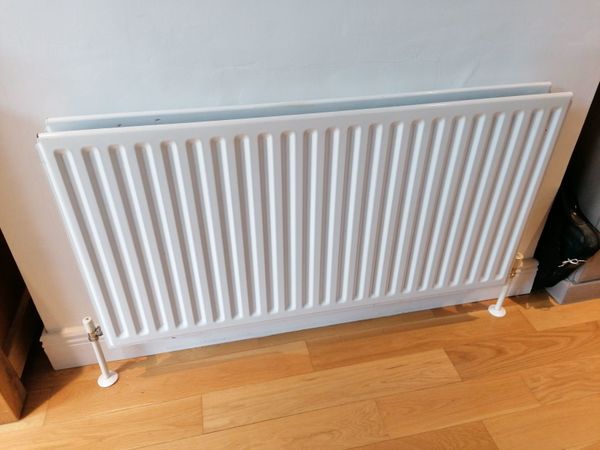 Double panel radiator