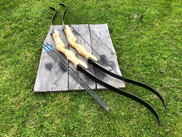 Archery Bow, Beginner Sport Recurve 68" (18 to 32 lbs), +3x carbon arrows
