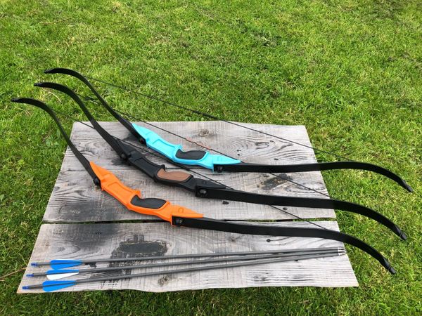 Archery Bow, 54" Youth Recurve, Left/Right hand (20, 25 lbs) +3x arrows