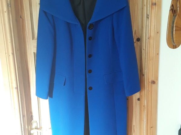Ladies beautiful new deep blue coat size 10