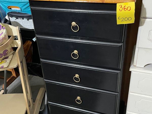 Chest of drawer tall boy unit