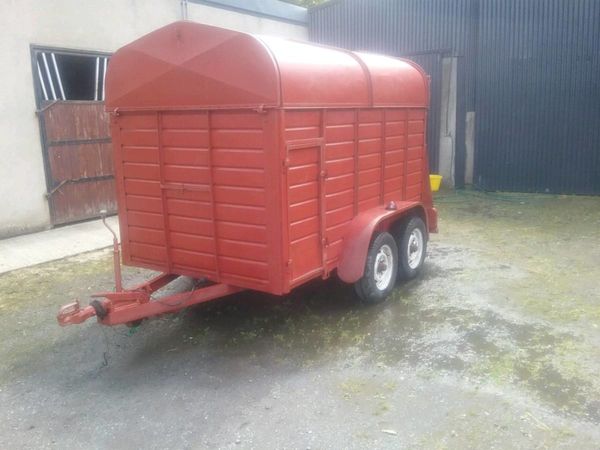 TWO COW TRAILER