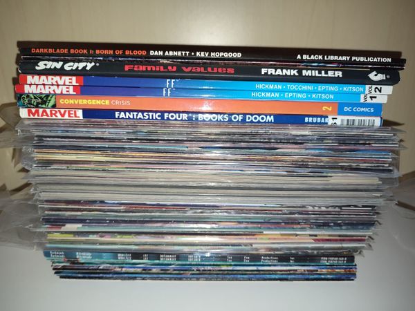 HUGE COLLECTION OF COMIC BOOKS IN VERY GOOD CONDITION-HOUSE MOVE