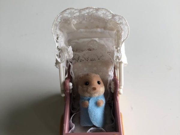 Sylvanian families stroller with baby