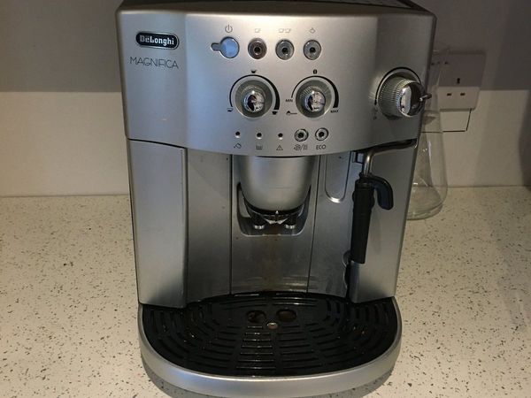 DeLonghi Magnifica Coffee machine