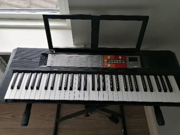 Yamaha digital keyboard PSR F50