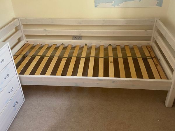FLEXA child’s bed and chest of draws