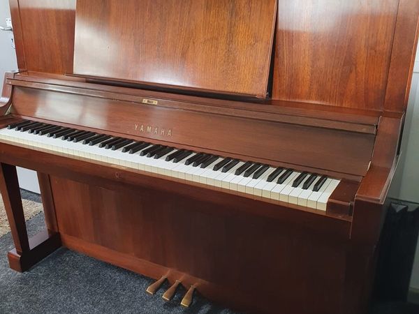Yamaha Upright Piano W 102B