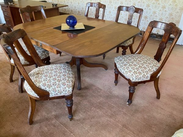 Dining Table with pedestal Base in solid Mahogany, c1880, plus 6 Chairs.