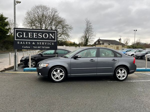 Volvo S40 Saloon, Diesel, 2012, Grey