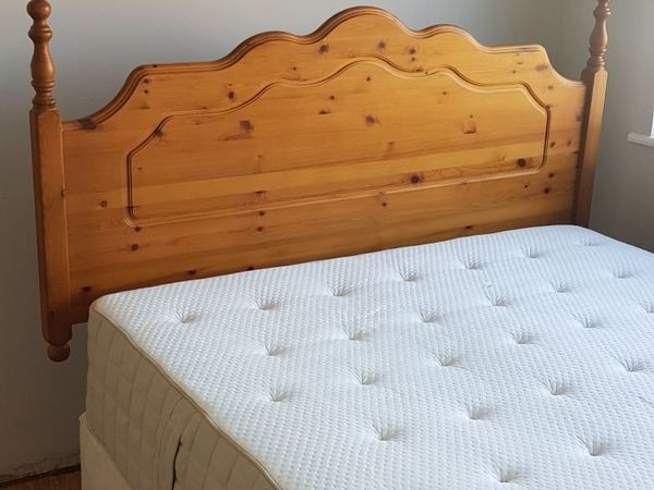 Pine headboard kingsize bed