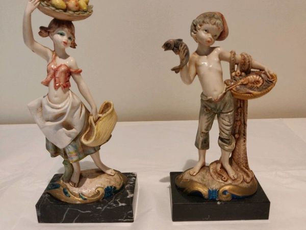 Figurines/ornaments