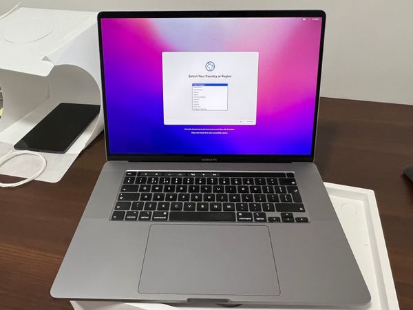 Macbook Pro 16 Inch