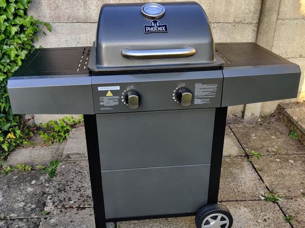 2 burner BBQ with gas canister