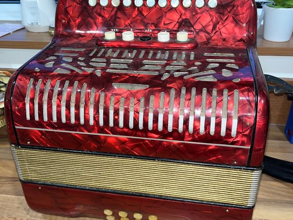 Hohner amatona 4 voice accordion bc tunning