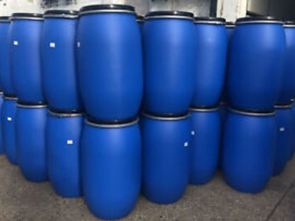 120 litre plastic barrels with lid and clamp