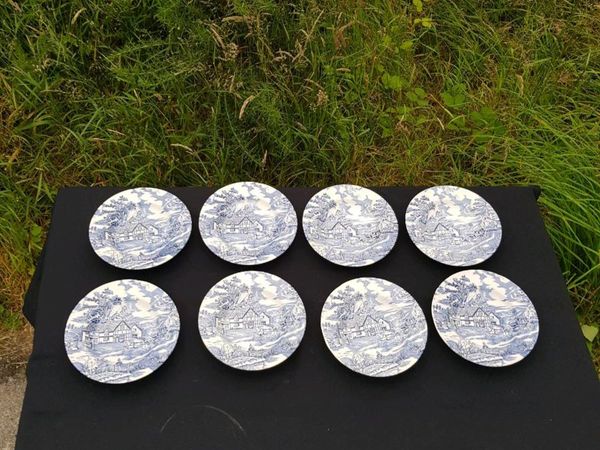8 English blue soup plates