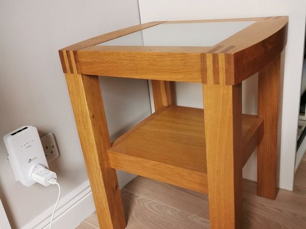 Solid wood side table / coffee table